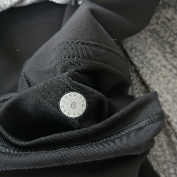 Lululemon Lost In Pace Skirt Skort Pleated Running Tennis White and Black Size 6 - Picture 12 of 16